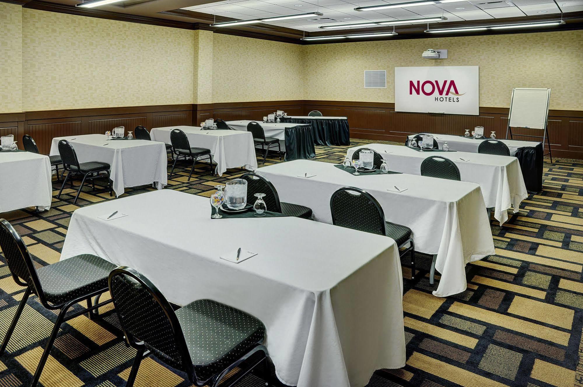 Chateau Nova Yellowhead Edmonton Exterior photo